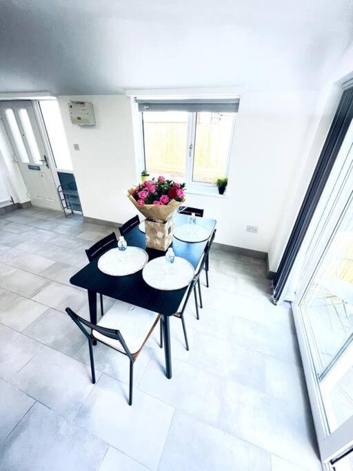 2 Bedroom Modern House In Cambridge City Centre Exterior photo