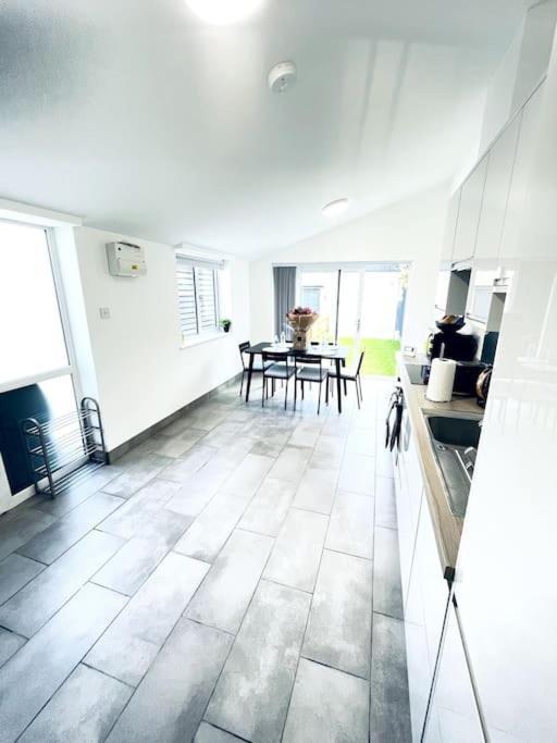 2 Bedroom Modern House In Cambridge City Centre Exterior photo