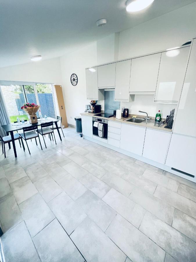 2 Bedroom Modern House In Cambridge City Centre Exterior photo